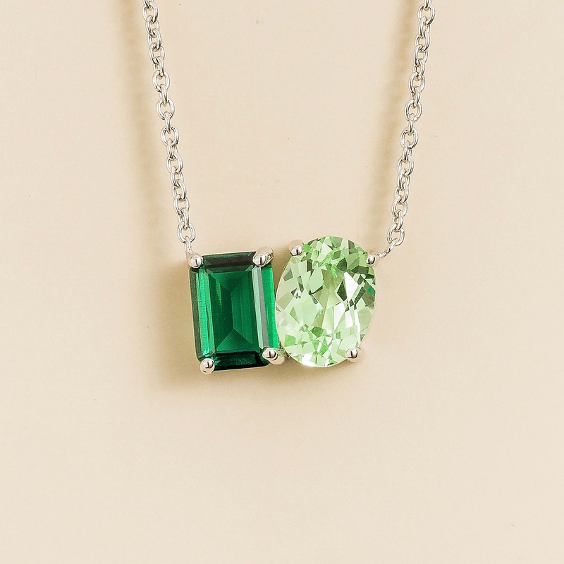 Buchon White Gold Necklace Set With Emerald & Green Sapphire