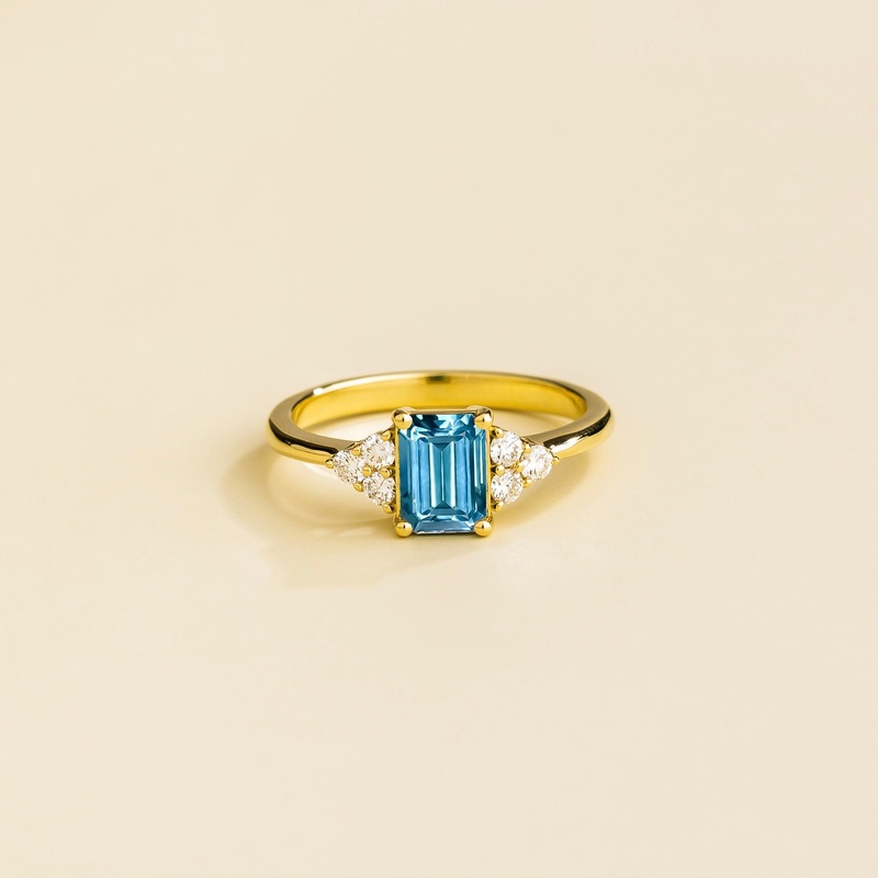 Chateau Gold Ring Aquamarine & Diamond