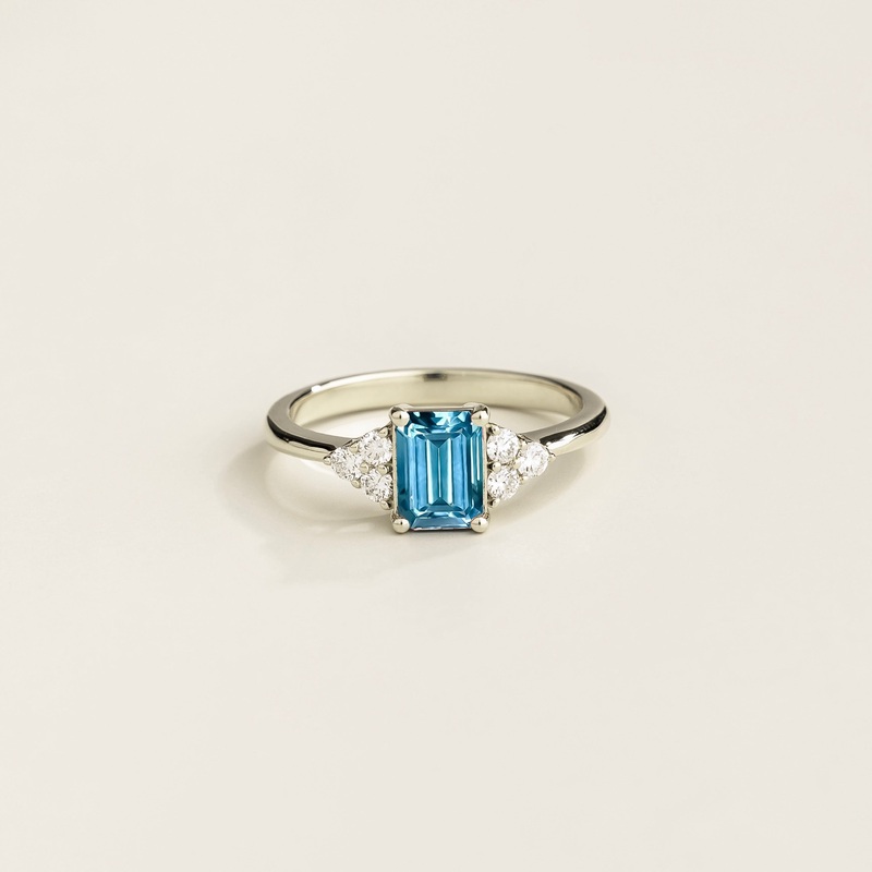 Chateau White Gold Ring Aquamarine & Diamond