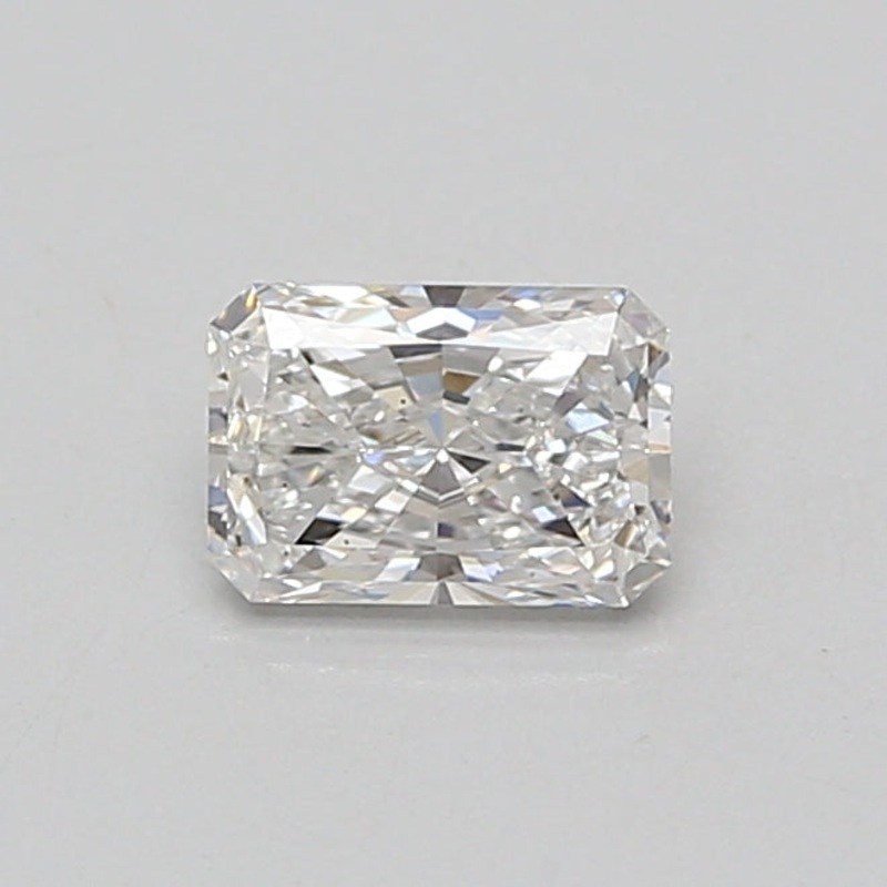 0.7 Ct Radiant Lab Diamond  E  VS2   IGI