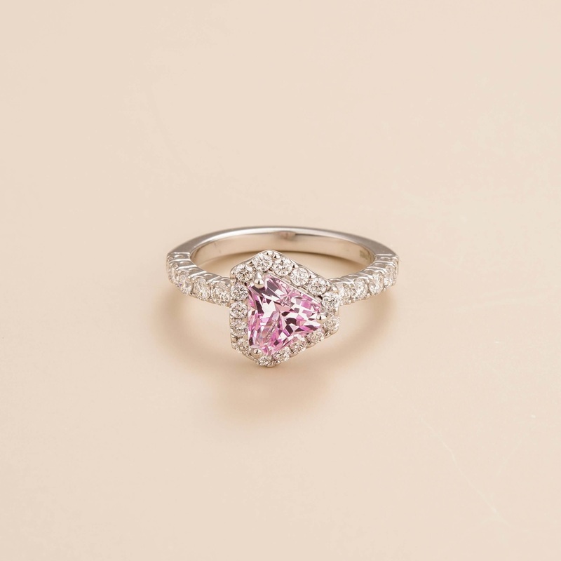 Diana White Gold Ring In Pink Sapphire & Diamond