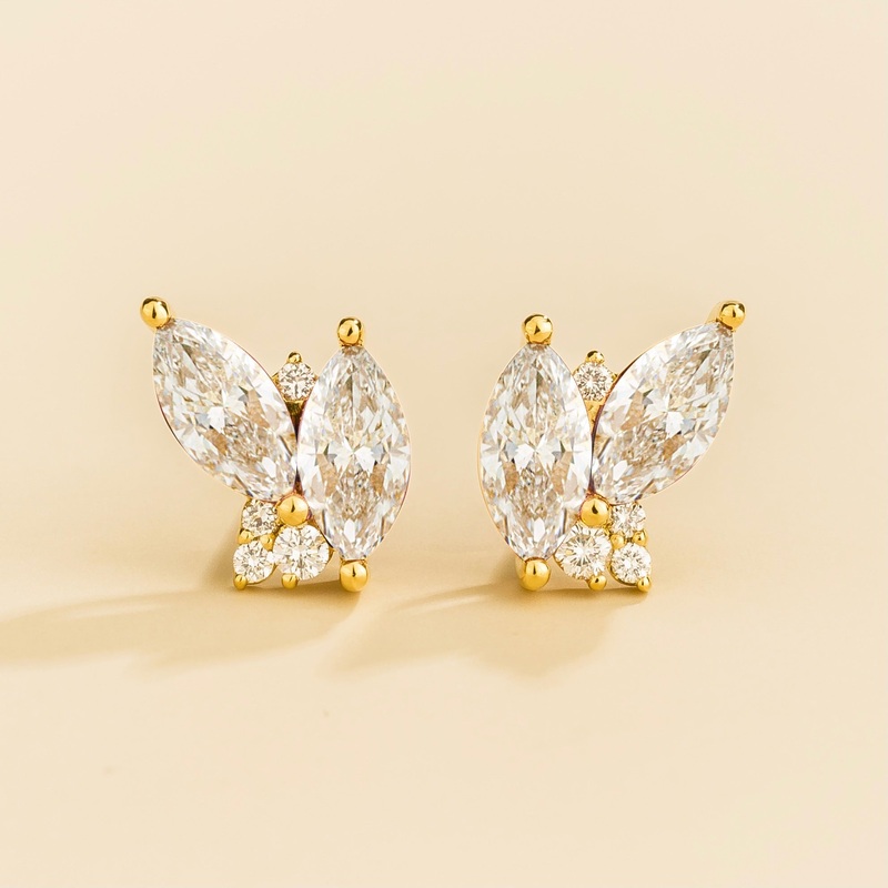 Vento Gold Earrings in Diamonds