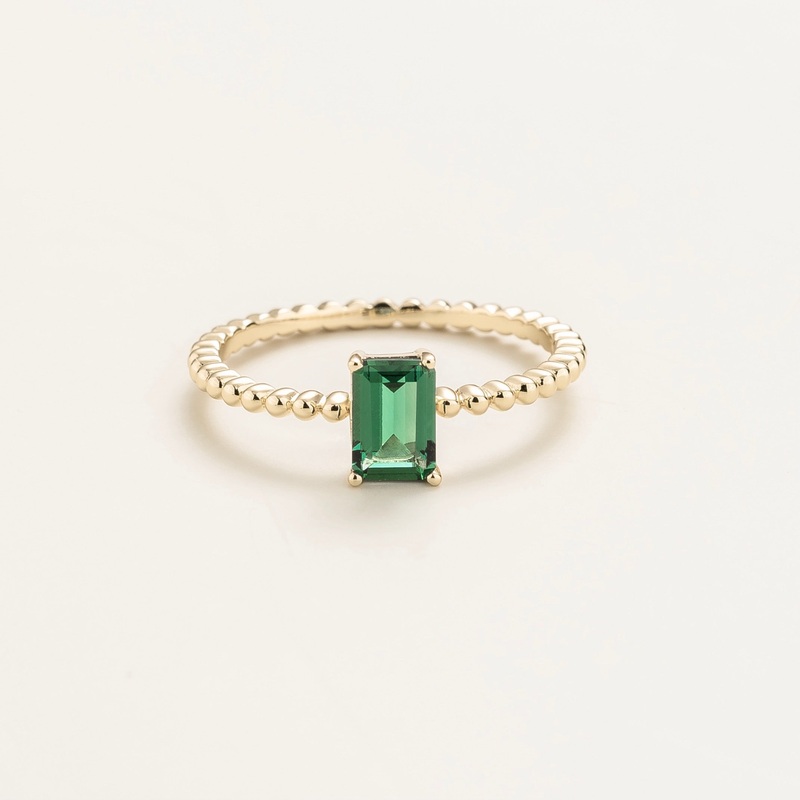 Buchon White Gold Ring Set With Emerald