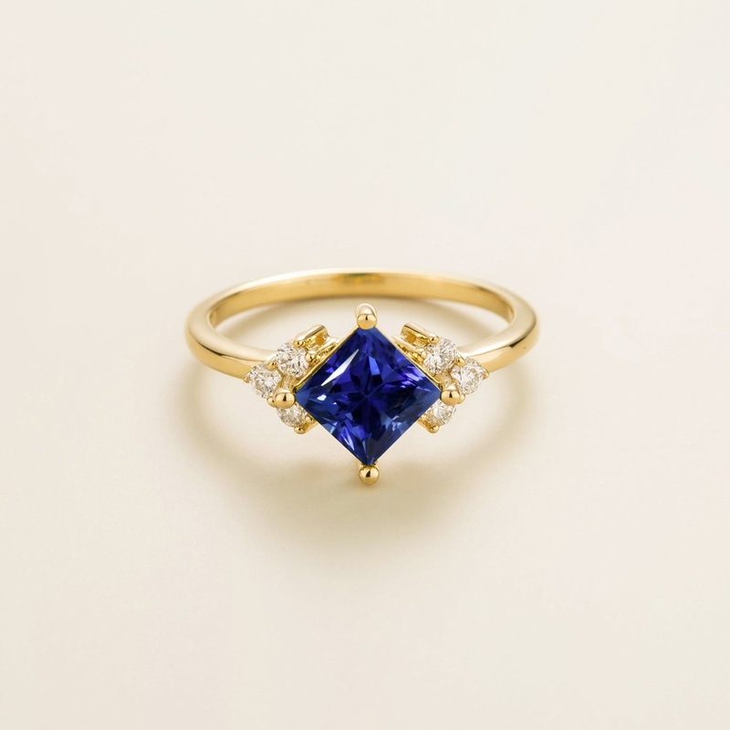 Amore Gold Ring Blue Sapphire & Diamond