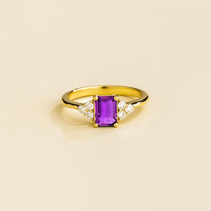 Chateau Gold Ring Purple Sapphire & Diamonds