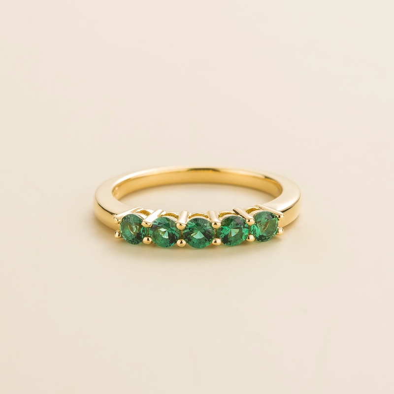 Paro Gold Ring Set With Emerald