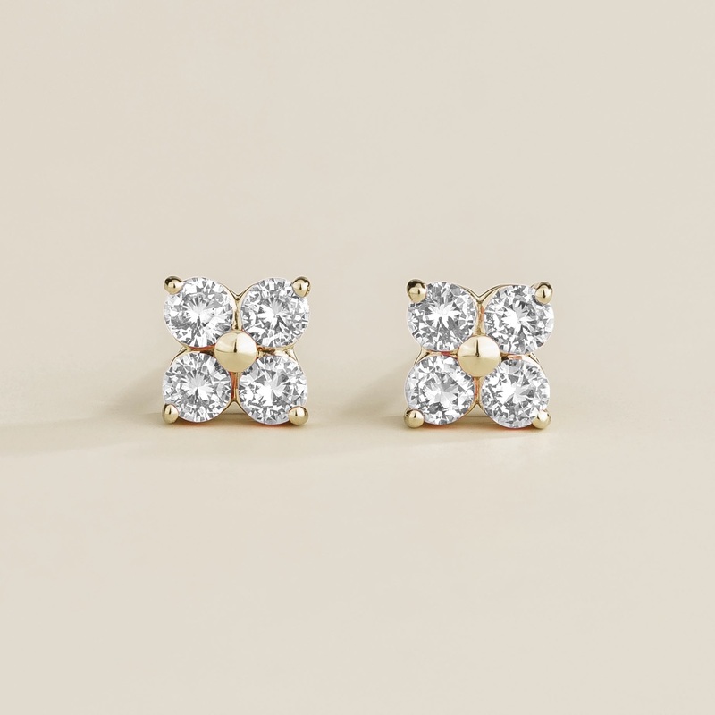 Petale white gold earrings set with Diamond