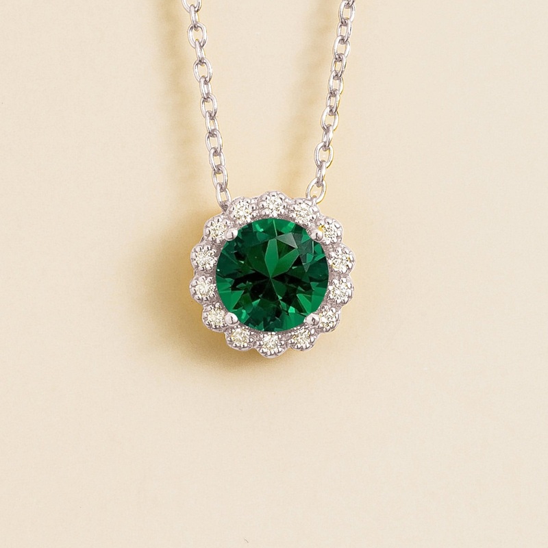 Solen White Gold Necklace Set With Emerald & Diamond