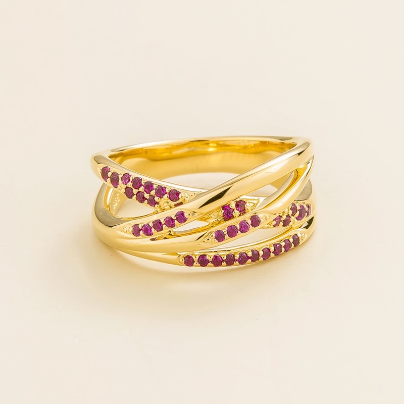 Val Gold Ring Set With Ruby