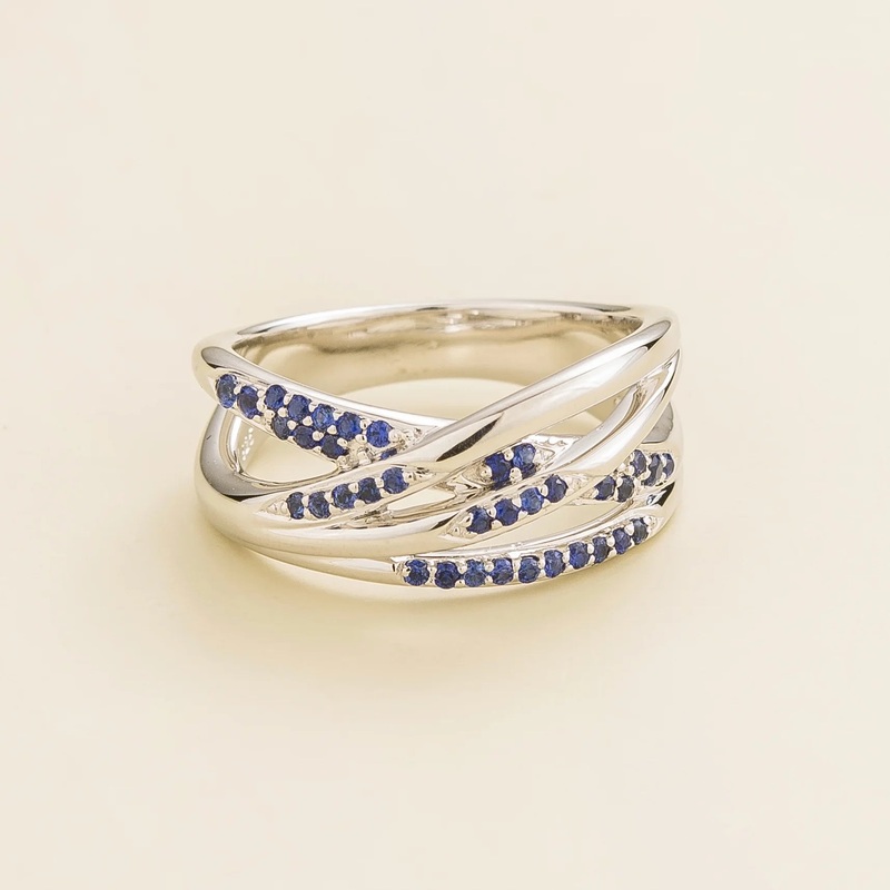 Val White Gold Ring Set With Blue Sapphire