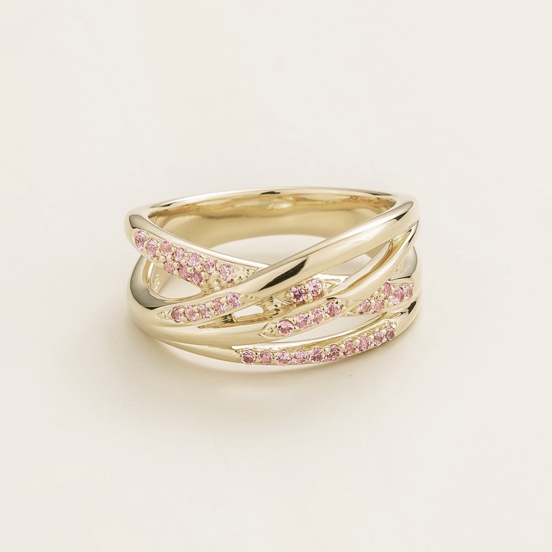 Val white gold ring set with Pink sapphire