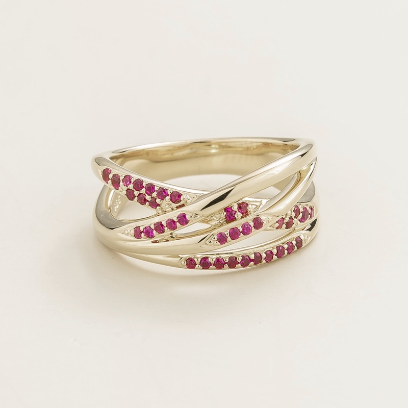 Val White Gold Ring Set With Ruby