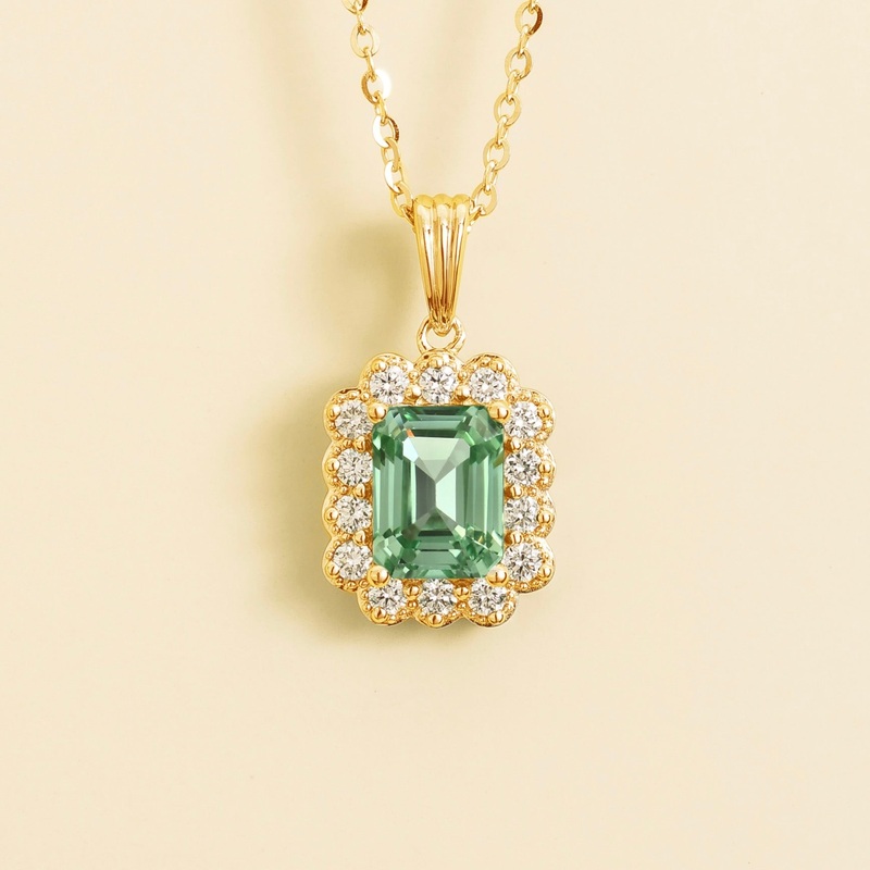 Verda Gold Necklace In Green Sapphire and Diamonds