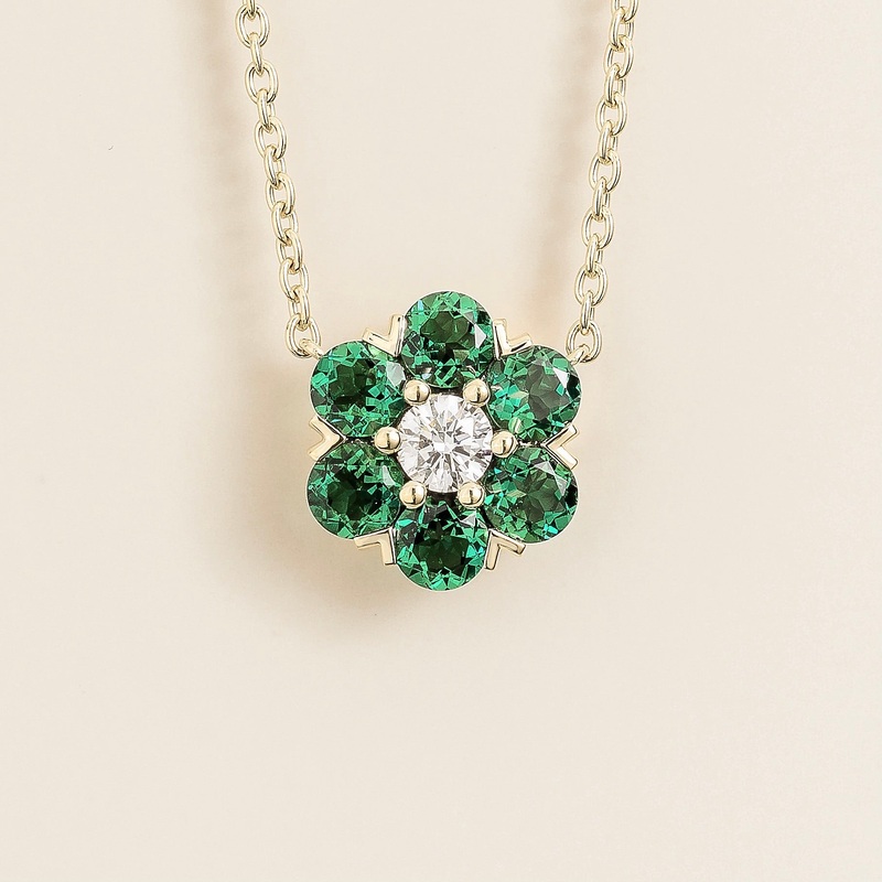 Cinq White Gold Necklace Diamond & Emerald