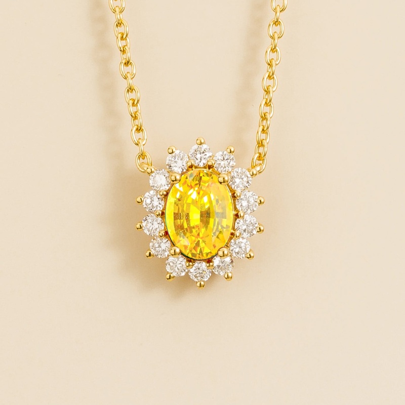 Divo Gold Necklace Set With Yellow Sapphire & Diamond