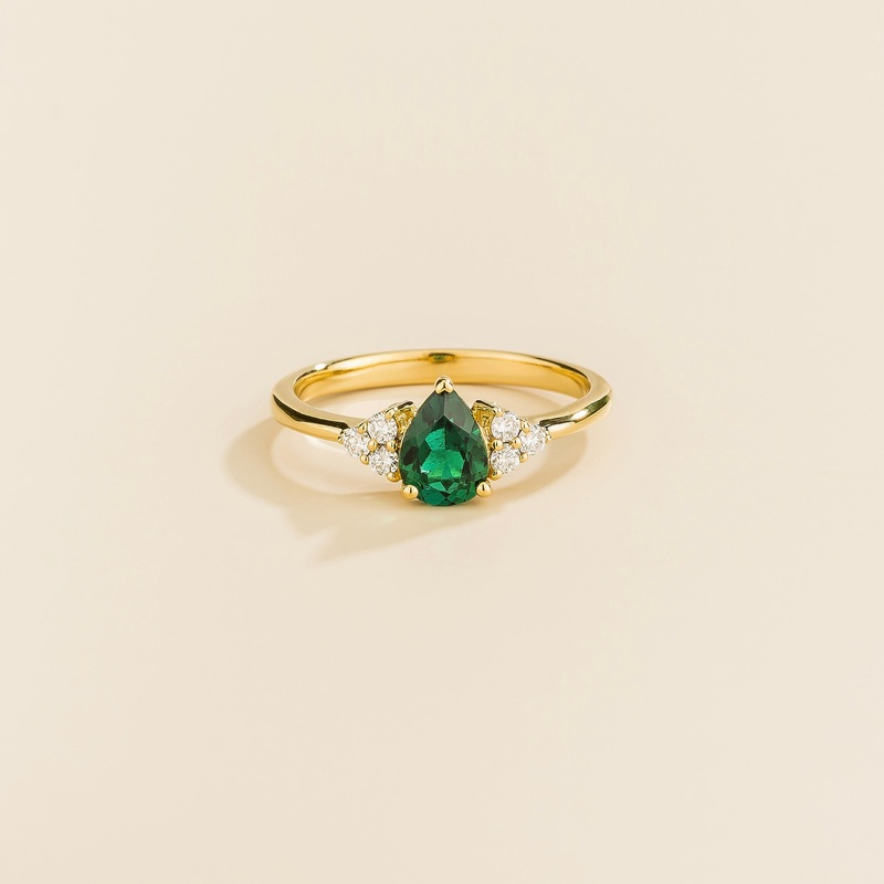 Nora Gold Ring Emerald & Diamond