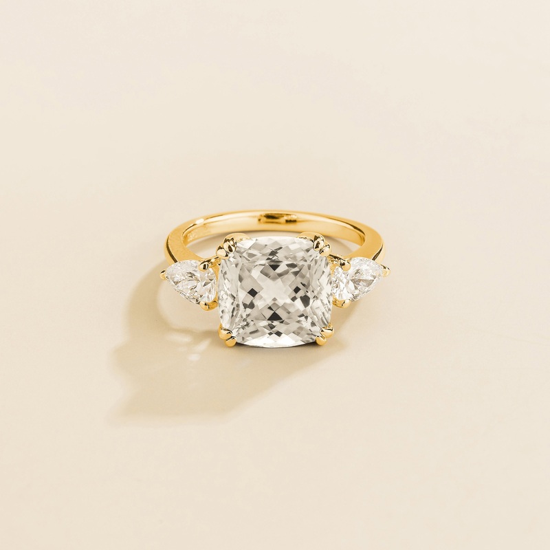 Pari Gold Ring in Diamonds