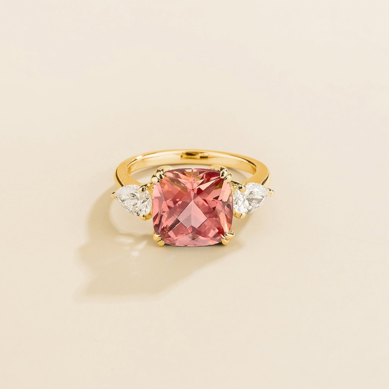 Pari Gold Ring in Padparadscha Sapphire & Diamond