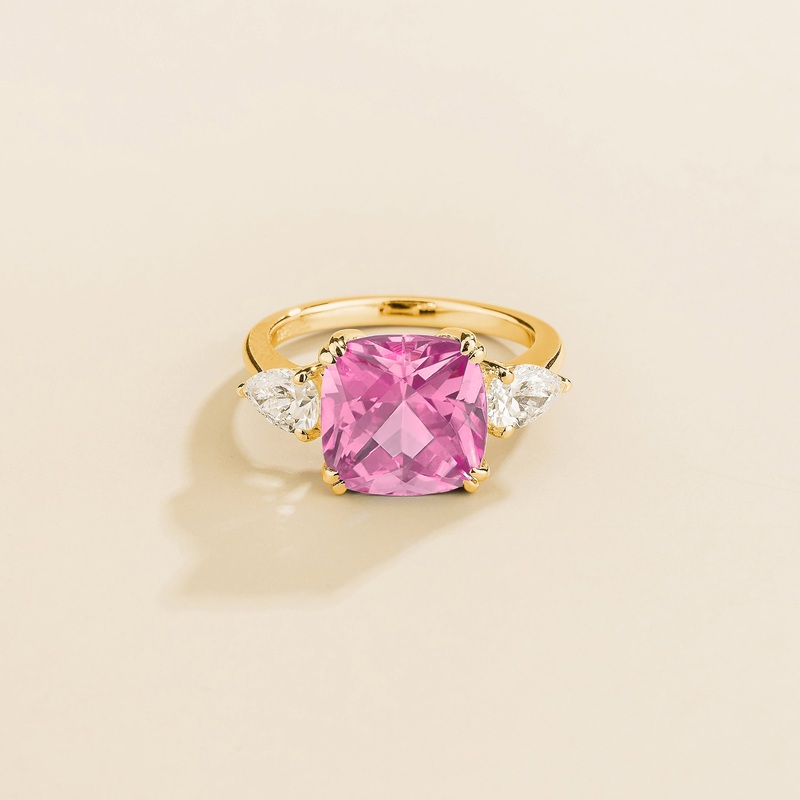 Pari Gold Ring Light Pink Sapphire & Diamond