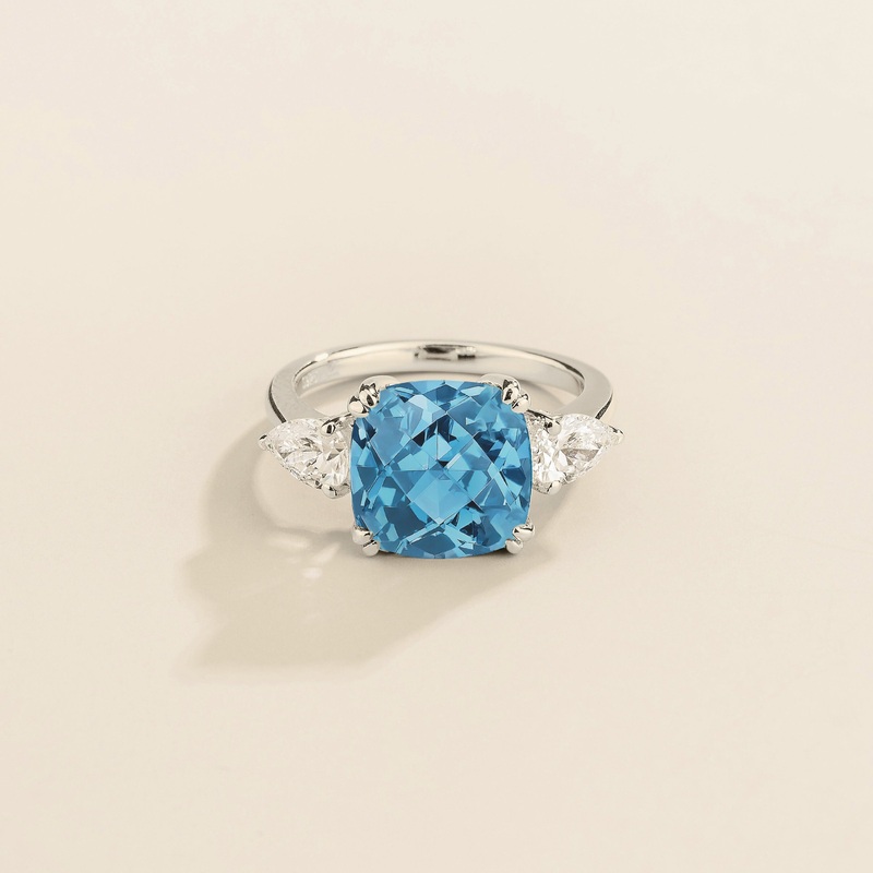 Pari White Gold Ring in Aquamarine & Diamond