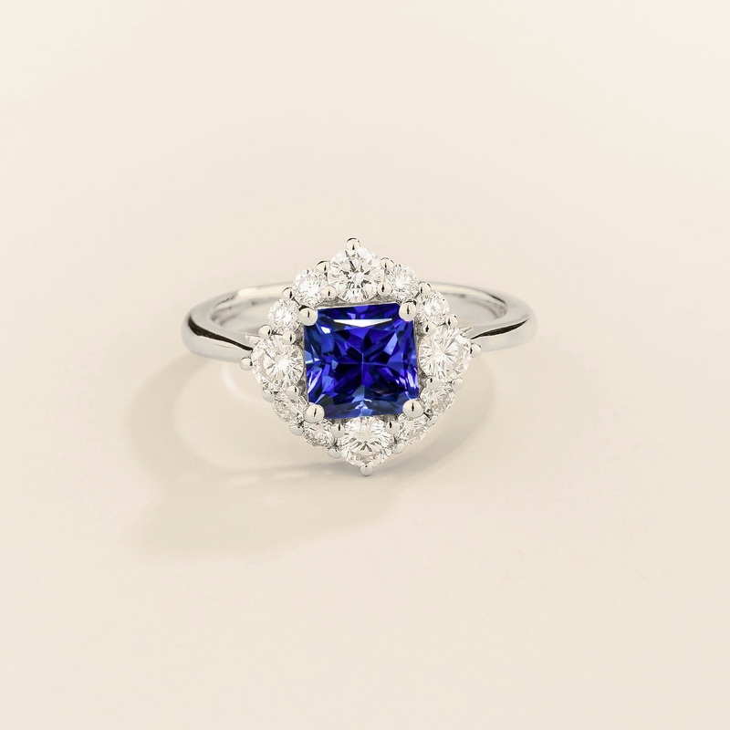 Tuli White Gold Ring in Blue Sapphire & Diamond